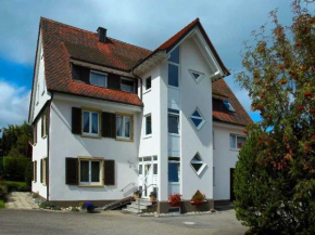 Отель Ferienwohnung Bertsche  Виллинген-Швеннинген